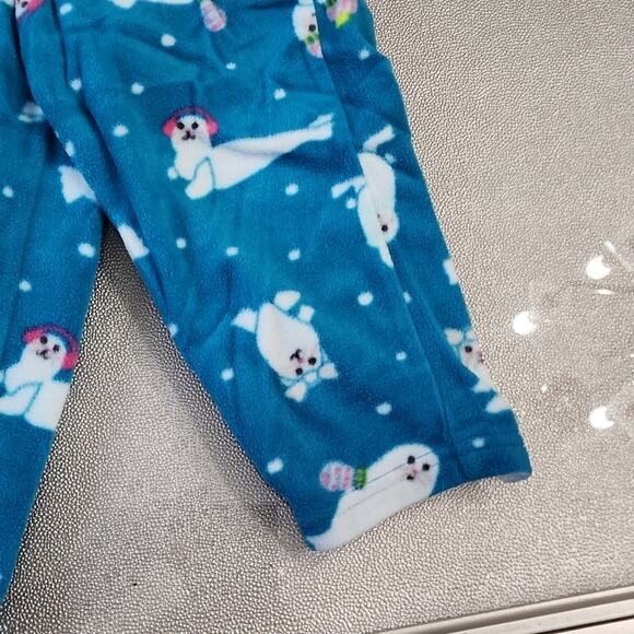 Cat &  Jack Seal Winter Pajamas, 2 piece set, 18M - Picture 5 of 6